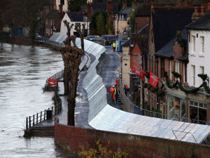 Supporting image for story: Storm Bella due to land on Boxing Day after heavy rain causes floods across UK