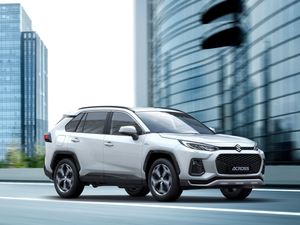 Supporting image for story: Suzuki unveils new Across