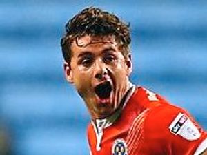 Supporting image for story: Joe Riley's injury advice to stricken Junior Brown