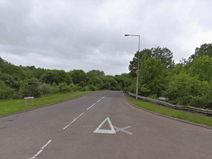 Supporting image for story: Man 'pulls blade' on teenager in Oakengates