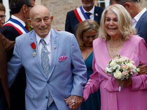 Supporting image for story: Veteran, 100, marries 96-year-old sweetheart near Normandy’s D-Day beaches