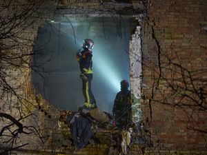 Supporting image for story: Russian attacks kill three in Ukraine as efforts to end war gain momentum