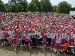 Supporting image for story: 3,000 in the pink for Race for Life