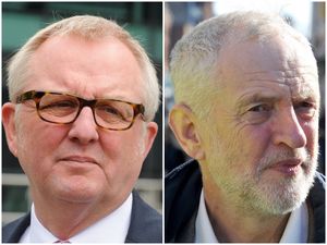 Supporting image for story: Ian Austin: Jeremy Corbyn must apologise for defending anti-Semitic mural