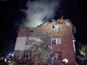 Supporting image for story: Russian missiles hit apartment block in Ukrainian city