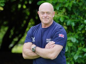 Supporting image for story: Ross Kemp leads celebrations as England win on penalties in Euro quarter finals