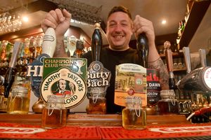 Supporting image for story: We visited a pub on the banks of the River Severn known for great beer, great food and a great view