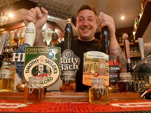 Supporting image for story: We visited a pub on the banks of the River Severn known for great beer, great food and a great view