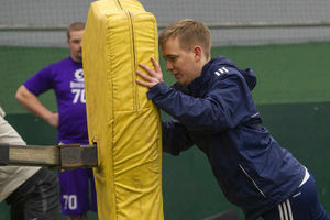 Shropshire Star reporter Lewis Cox hones his blocking technique in training.