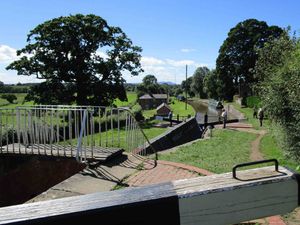 Supporting image for story: Canal's opening time extended near Oswestry following 10-month campaign