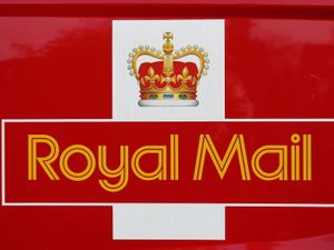 Supporting image for story: Royal Mail sees revenues from parcels surpass letters for first time