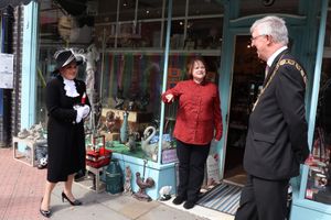 The High Sheriff and mayor chat with Gaynor Jones at Vinterior