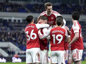 Supporting image for story: Arsenal win at Everton to make sure of Christmas number one spot