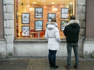 Supporting image for story: House prices jump to a new record - find out here how the West Midlands compares to other parts of the UK