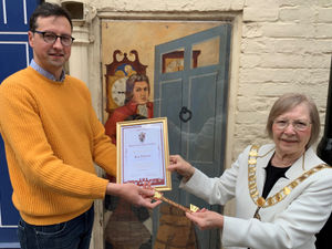 Supporting image for story: Wellington 'heroes' receive civic recognition