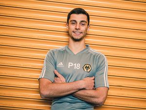 Supporting image for story: Wolves announce arrival of Enzo Loiodice on-loan