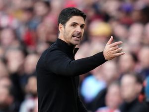 Supporting image for story: I love Pep – Mikel Arteta seeks to defuse tensions with Man City boss