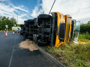 Supporting image for story: Pictures: Overturned lorry on A5 in Shrewsbury causes traffic chaos