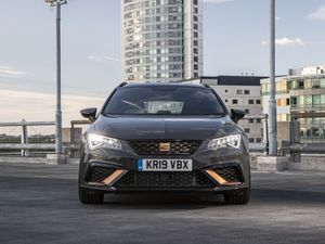 Supporting image for story: SEAT Leon Cupra R ST - unshakeable performance at speed