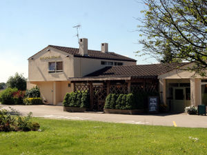 Supporting image for story: Man admits possessing sword after police called to reports of weapon being waved outside pub