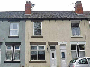 Supporting image for story: West Midlands property prices: Take a video tour of a £19,000 house