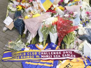 Supporting image for story: Friends and fans gather at stadium to pay tribute to ‘courageous’ Rob Burrow