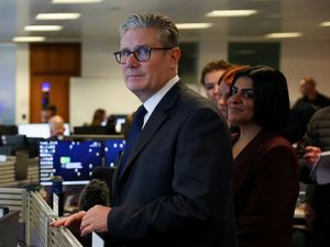 Supporting image for story: Starmer should not consider his position, Home Secretary says