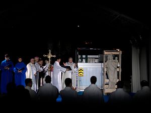 Supporting image for story: Virgin Mary statue returns to Notre Dame Cathedral five years after fire