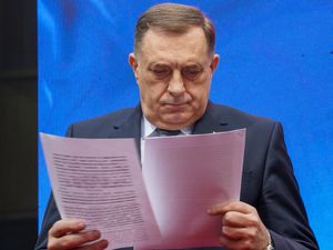 Supporting image for story: Court sentences separatist Bosnian Serb president Dodik to one year in prison