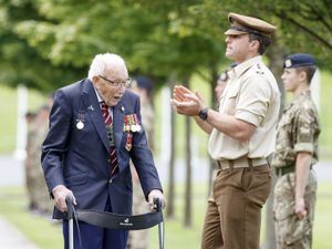 Supporting image for story: Fundraiser Captain Sir Tom Moore dies after testing positive for Covid-19