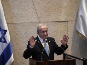 Supporting image for story: Bid to dissolve Israeli parliament defeated in vote