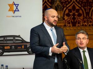 Supporting image for story: Forgotten heroes of Holocaust honoured