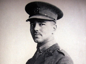 Supporting image for story: First World War poet Wilfred Owen’s links to city are marked by ceremony