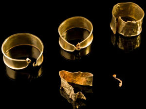 Supporting image for story: Bronze Age gold jewellery discovered in Powys among items stolen at Wales' national museum