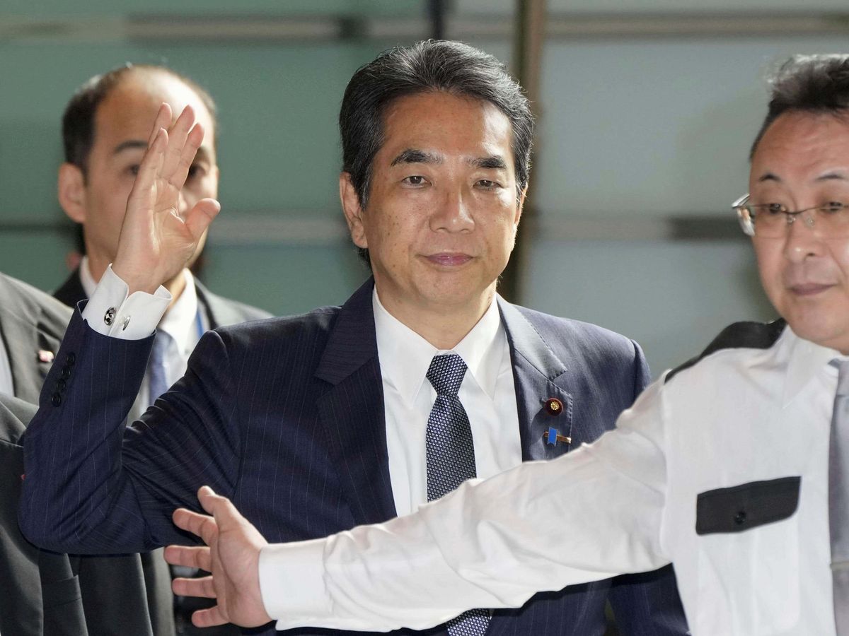 Japan’s agriculture minister resigns after remark about buying rice