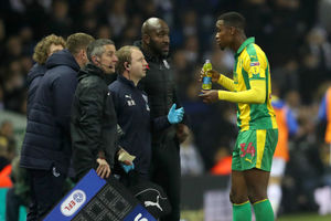 Darren Moore speaks with Rekeem Harper. (AMA)