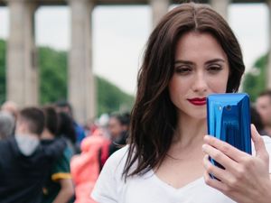 Supporting image for story: HTC wants to revolutionise selfies with new 'squeeze' feature on U11