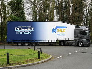 Supporting image for story: Dual livery rollout celebrates 20-year partnership 