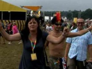 Supporting image for story: V Festival fan Vanessa's video diary