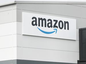 Supporting image for story: Amazon says carbon emissions decreased for the first time in 2022