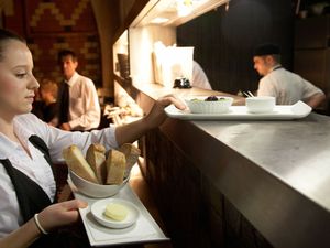 Supporting image for story: UK service sector returns to growth as tariff concerns ease