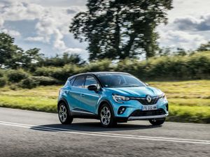 Supporting image for story: First Drive: The Renault Captur E-Tech brings plug-in hybrid power to this best-selling crossover