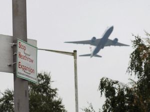 Supporting image for story: Key questions in fight over Heathrow Airport expansion