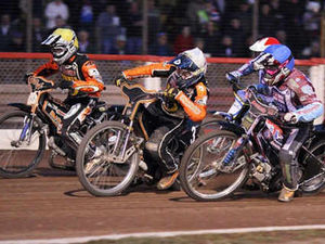 Supporting image for story: Wolves' away win search goes on