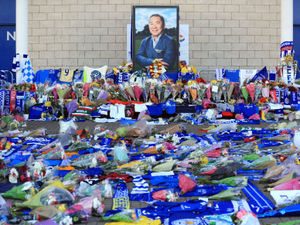 Supporting image for story: Wolves pay Leicester tribute