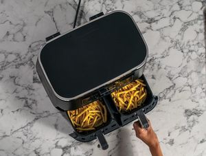 Dual drawers means you can easily feed a family in one go