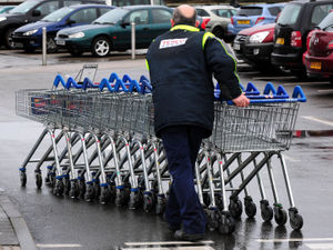 Supporting image for story: Tesco becomes latest store to give its workers extra pay