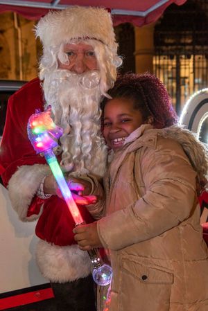  Mercedes Ibeneche aged 7 meets Father Chrismas 