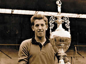 Supporting image for story: Jez Moxey pays tribute to Wolves legend Peter Broadbent