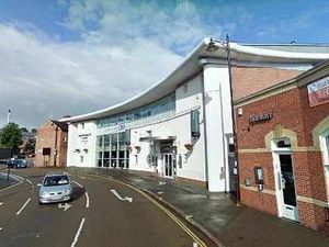 Supporting image for story: Four pilots cleared of affray over Shrewsbury street brawl